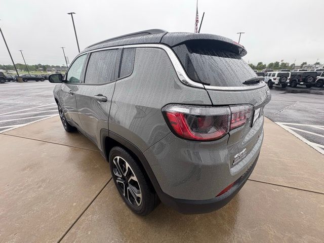 2022 Jeep Compass Limited photo 3