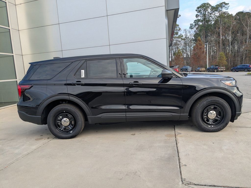 2025 Ford Explorer photo 3