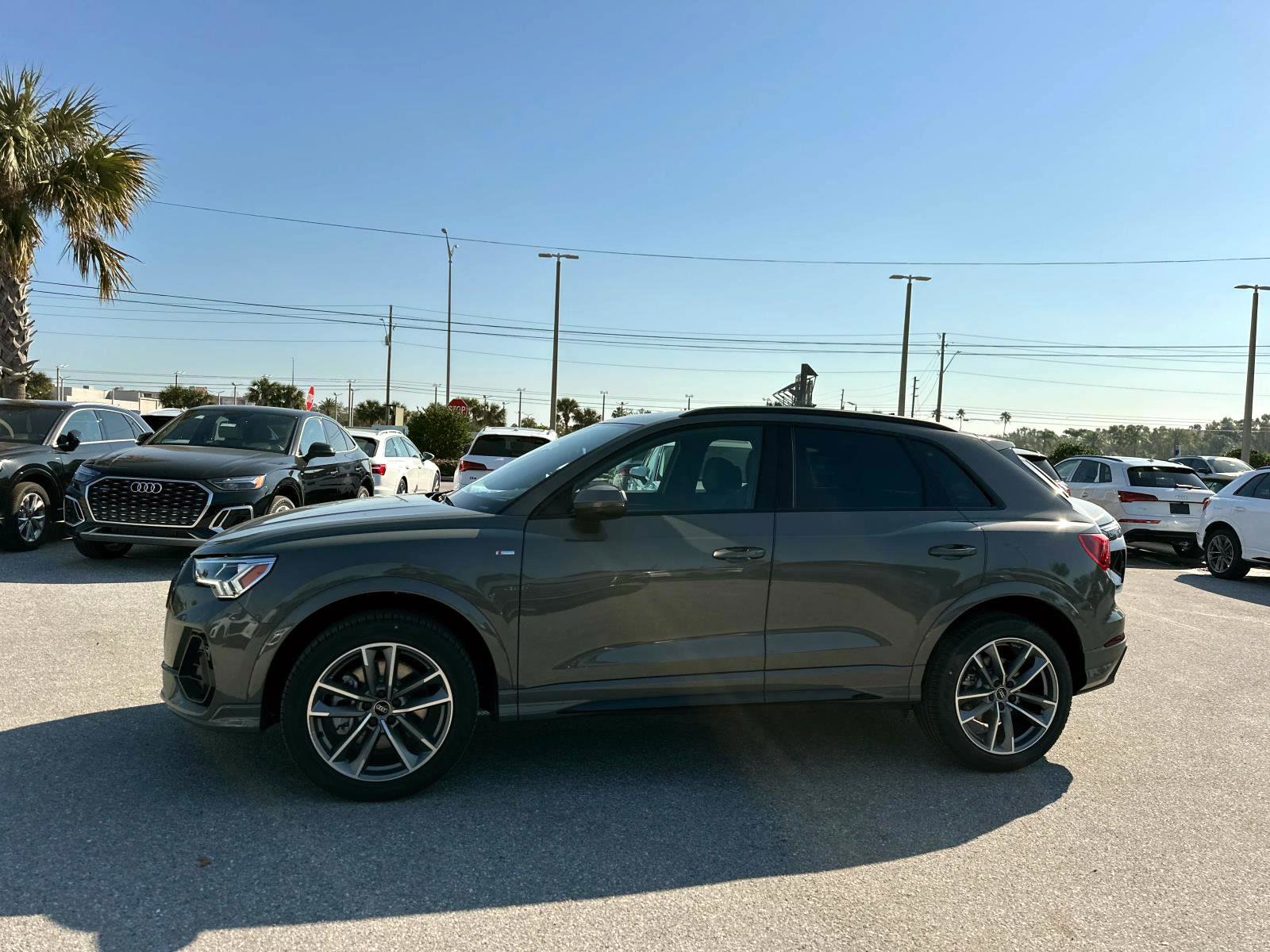 2025 Audi Q3 45 TFSI S line Premium photo 6
