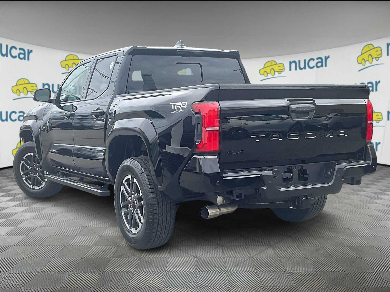 2025 Toyota Tacoma TRD Sport photo 4