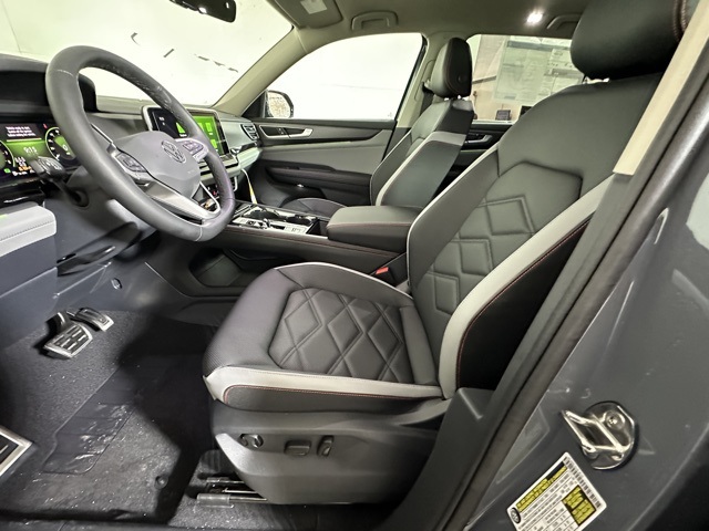 2025 Volkswagen Atlas Peak Edition SE photo 6