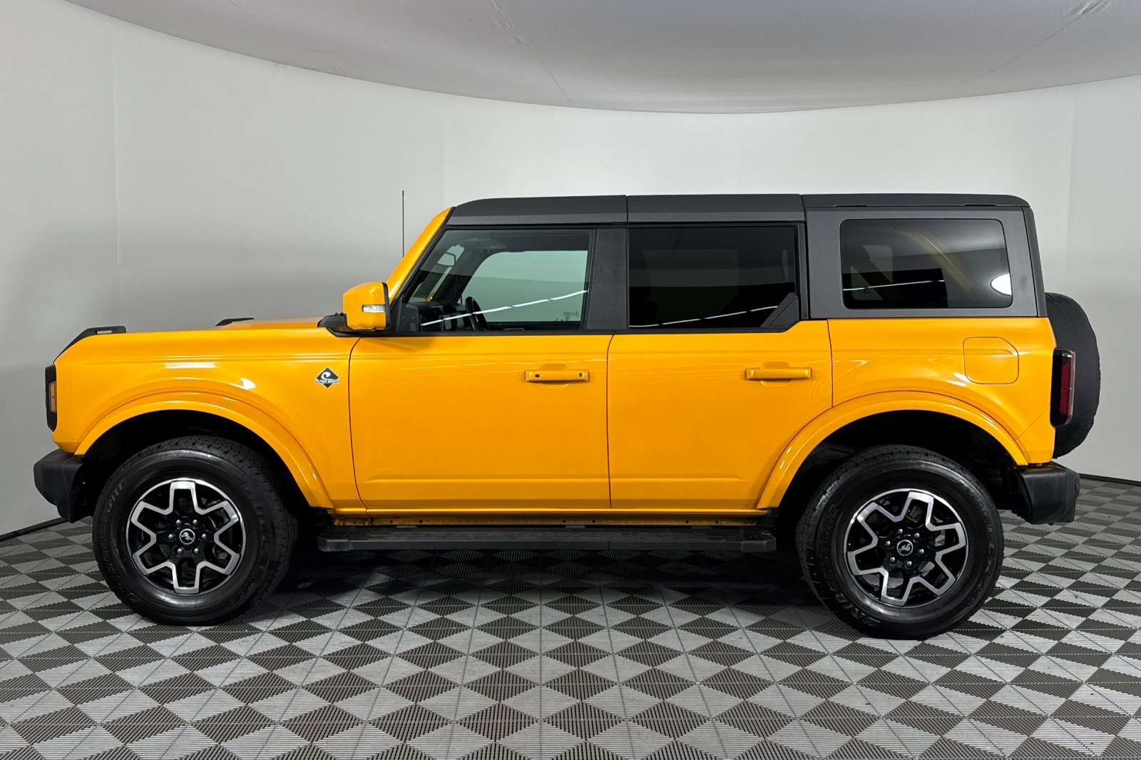 2022 Ford Bronco Outer Banks photo 6