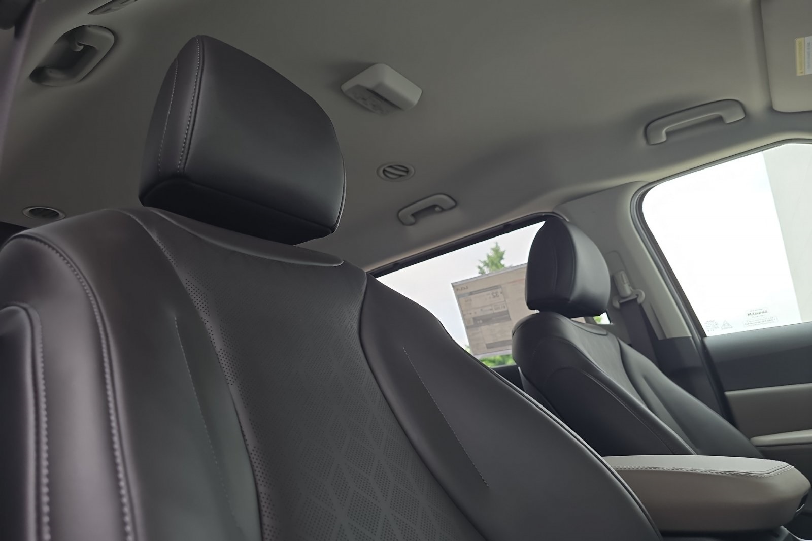 2026 Kia Carnival EX photo 12