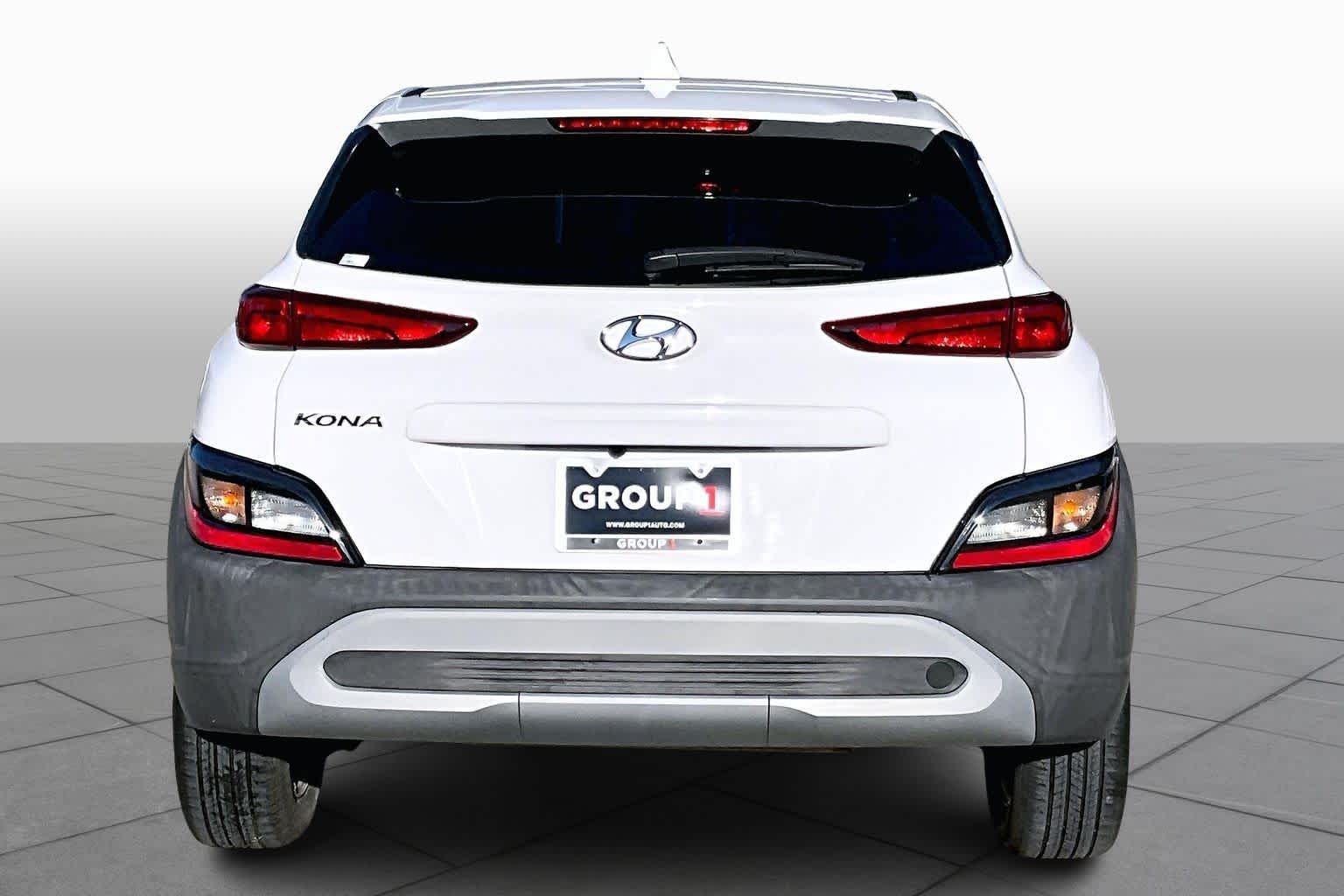 2023 Hyundai Kona SE photo 3