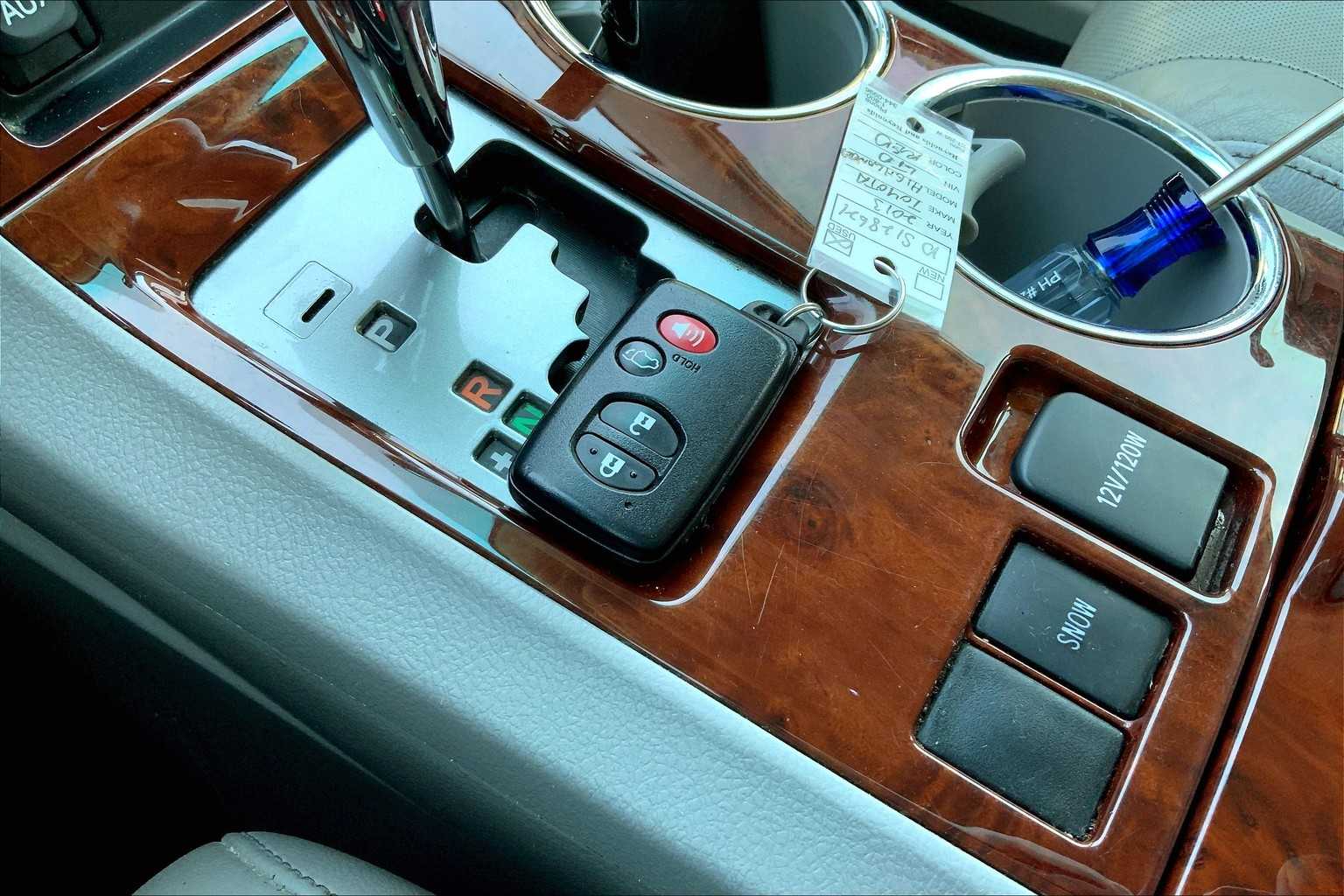 2013 Toyota Highlander Limited photo 12