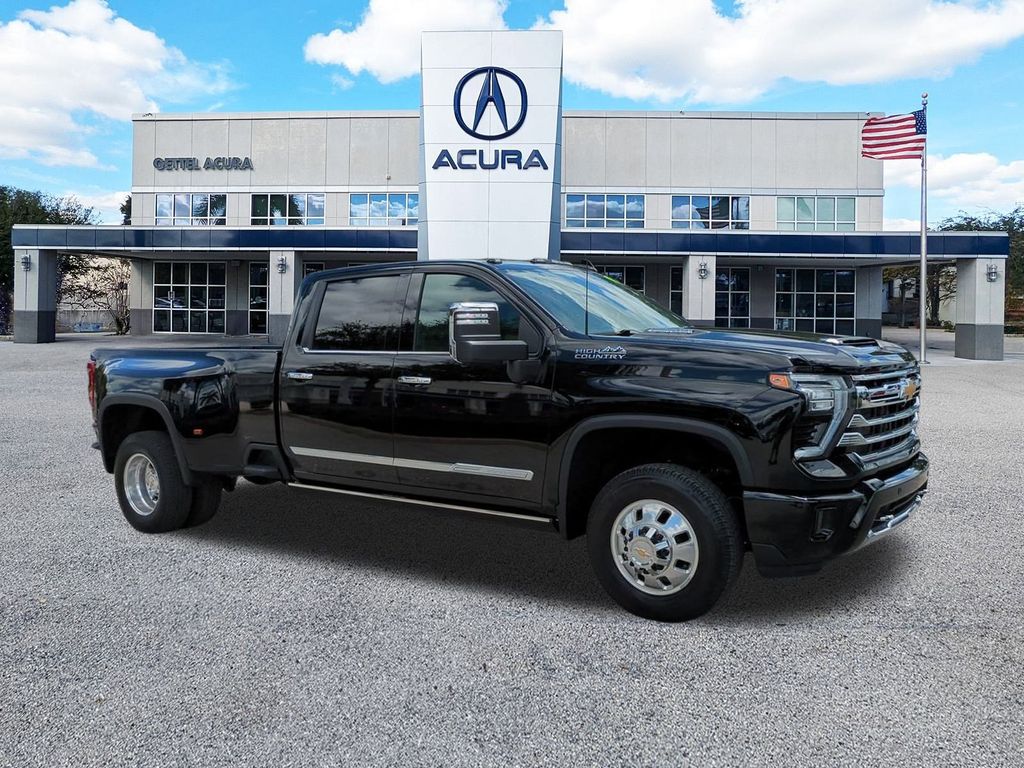 2025 Chevrolet Silverado 3500HD High Country photo 3