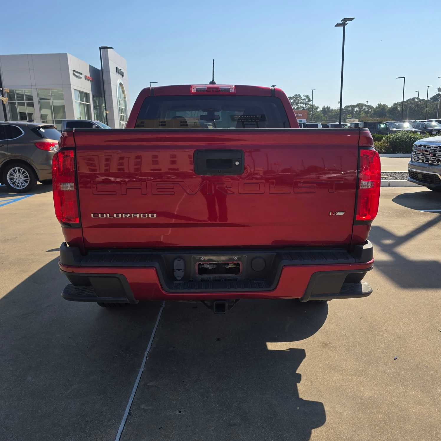 2021 Chevrolet Colorado LT photo 2