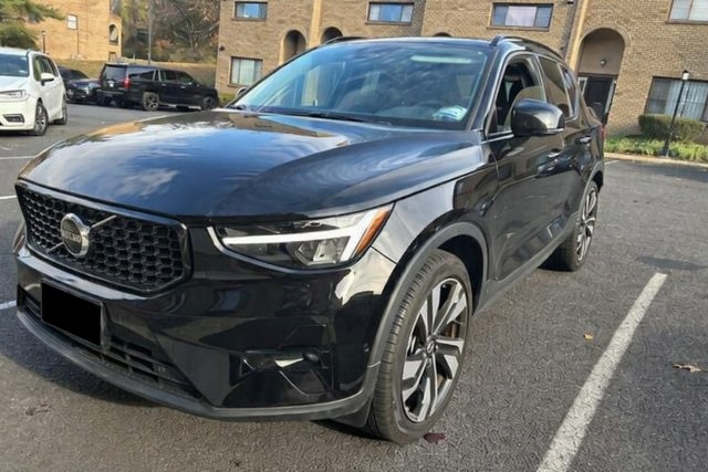 2024 Volvo XC40 Plus's photo