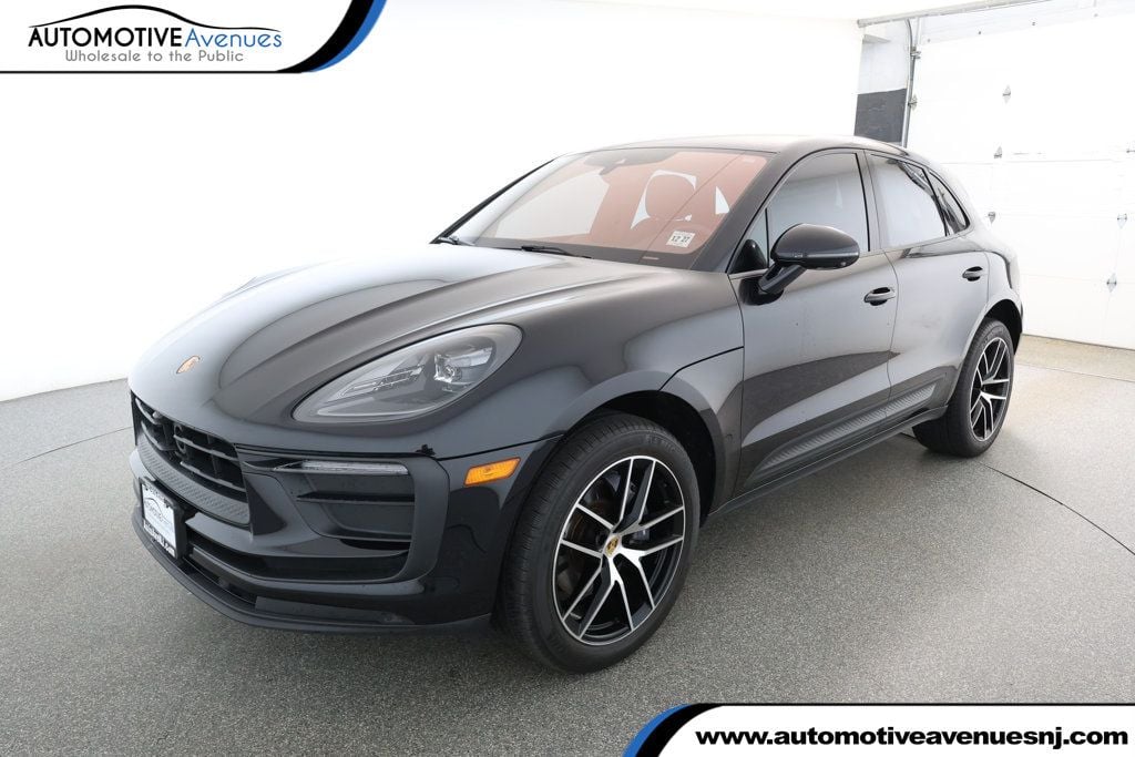 2022 Porsche Macan Base