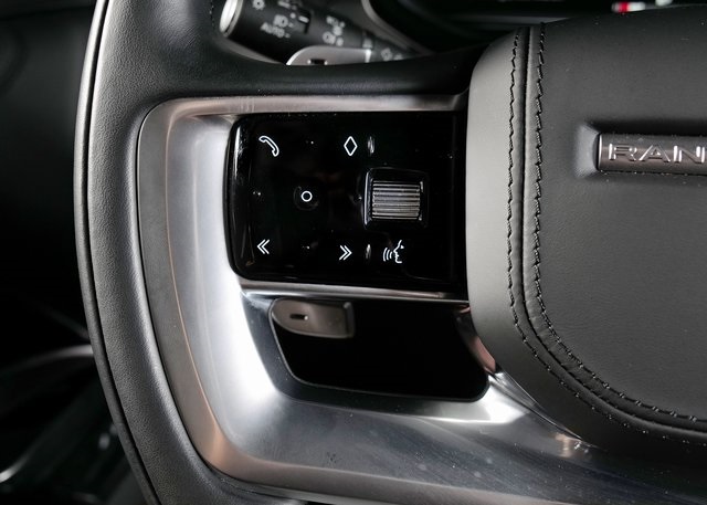 2023 Land Rover Range Rover SE photo 15