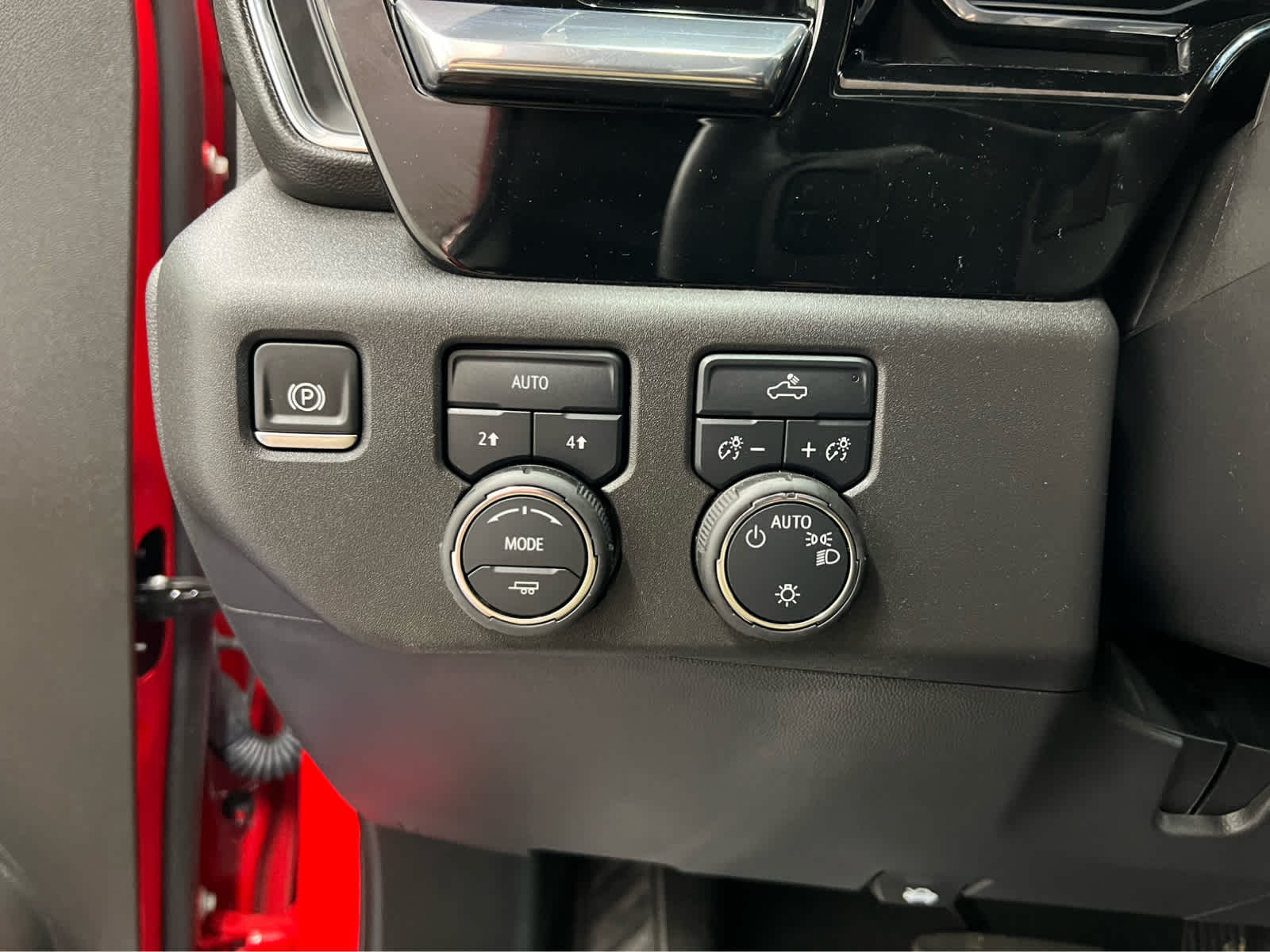 2025 Chevrolet Silverado 1500 LT photo 10