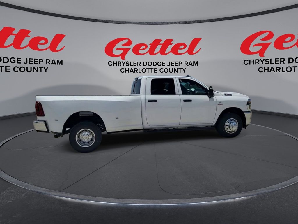 2025 Ram 3500 Tradesman photo 4