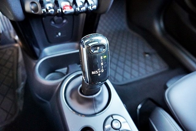 Used 2023 Silver MINI Base image 29