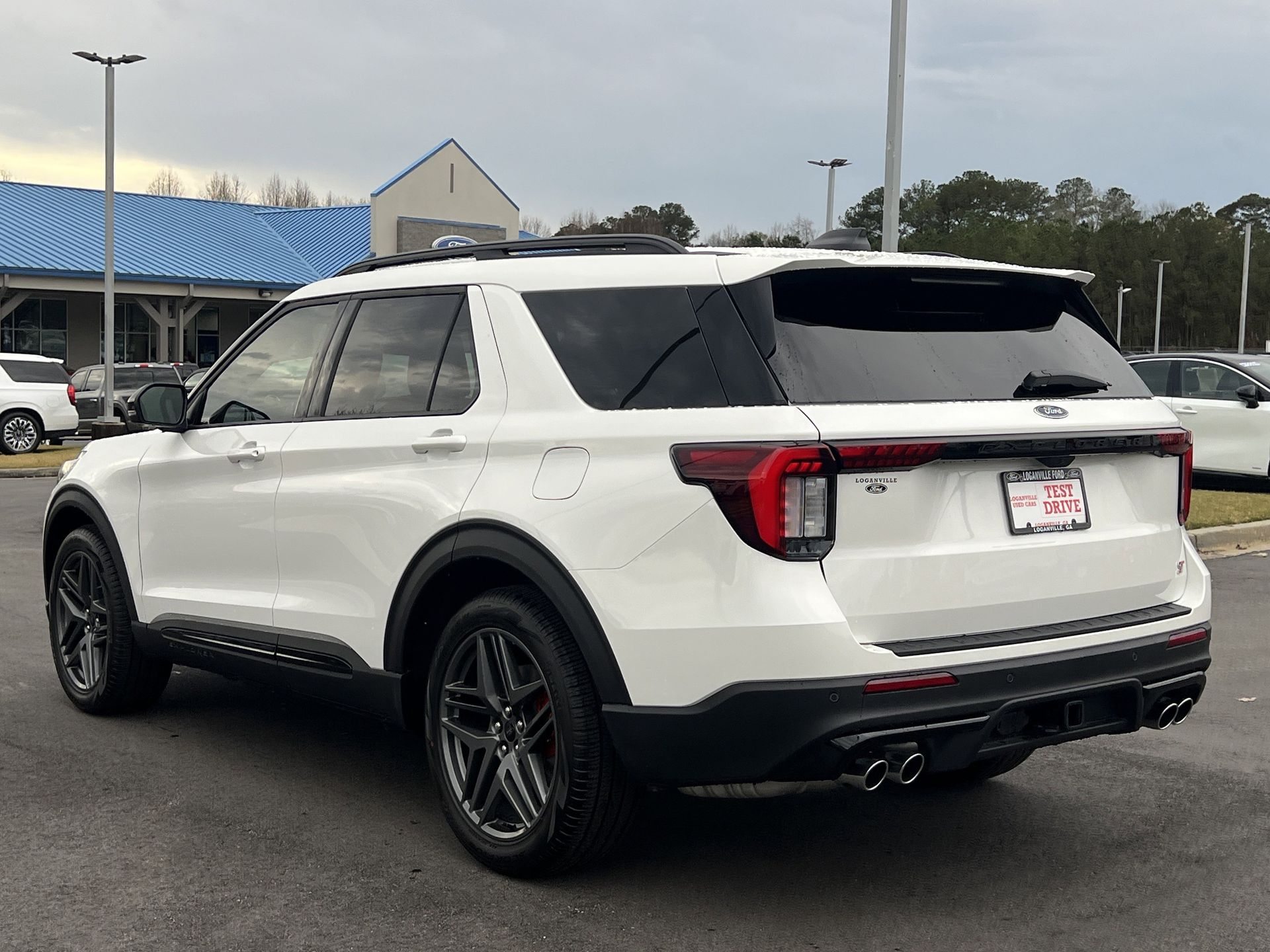 2025 Ford Explorer ST photo 2