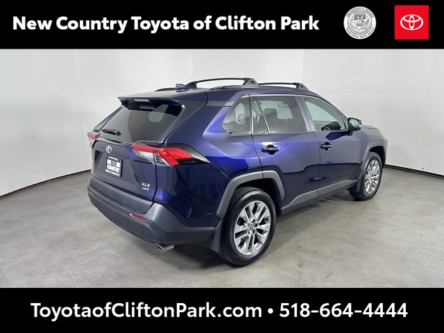 2023 Toyota RAV4 XLE Premium photo 3