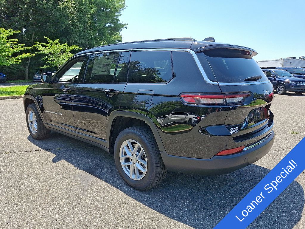 2025 Jeep Grand Cherokee Laredo X photo 3