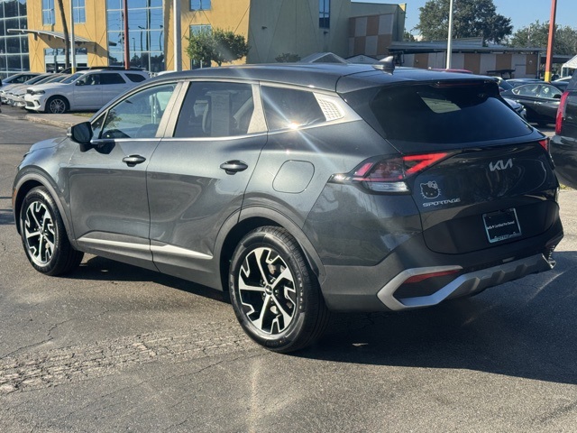 2023 Kia Sportage EX photo 2