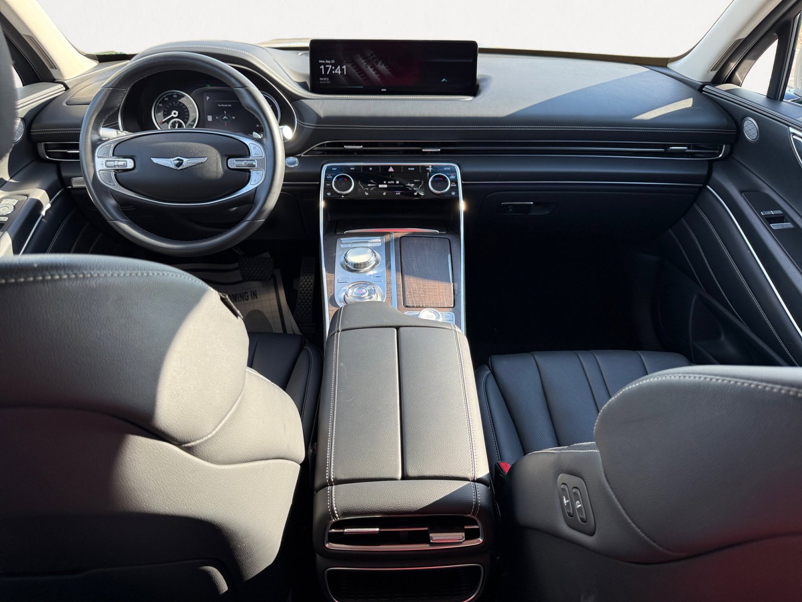 2024 Genesis GV80 2.5T photo 2