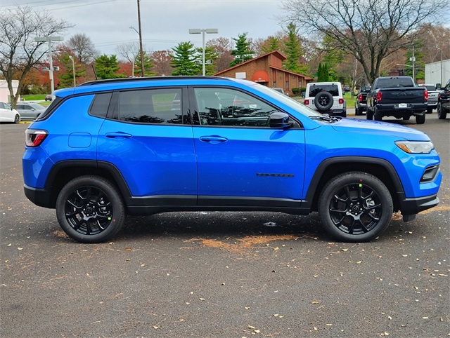 2026 Jeep Compass Latitude photo 2