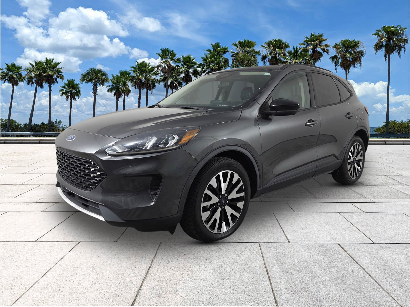2020 Ford Escape SE Sport Hybrid photo 3
