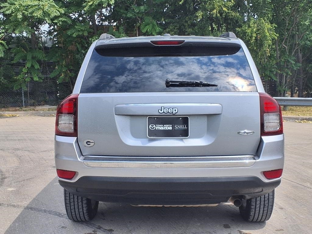 2015 Jeep Compass Latitude photo 4