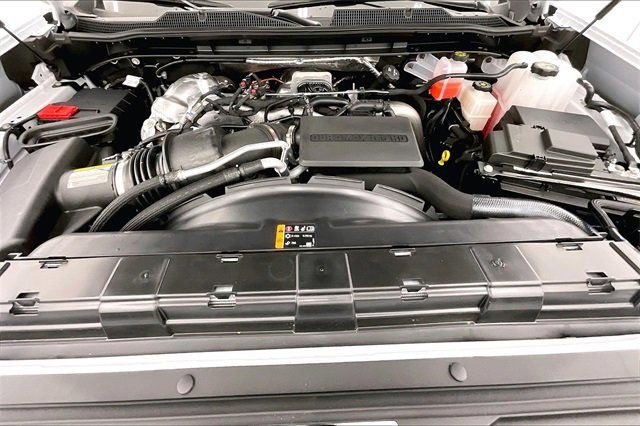 2025 Chevrolet Silverado 3500HD High Country photo 9
