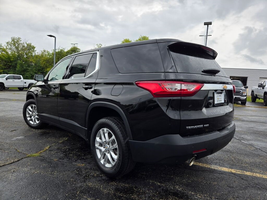 2021 Chevrolet Traverse LS photo 11