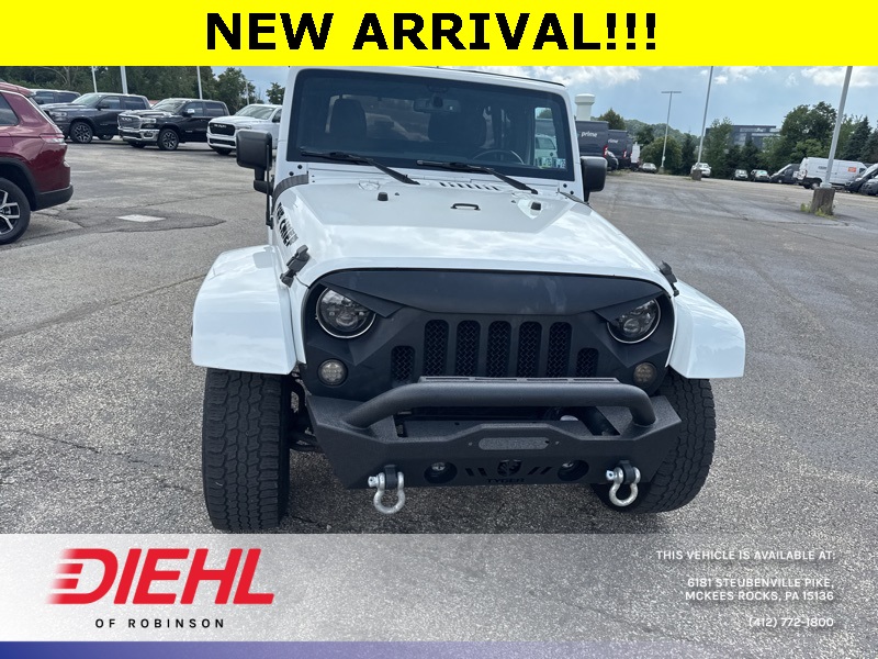 2015 Jeep Wrangler Unlimited Sahara photo 3