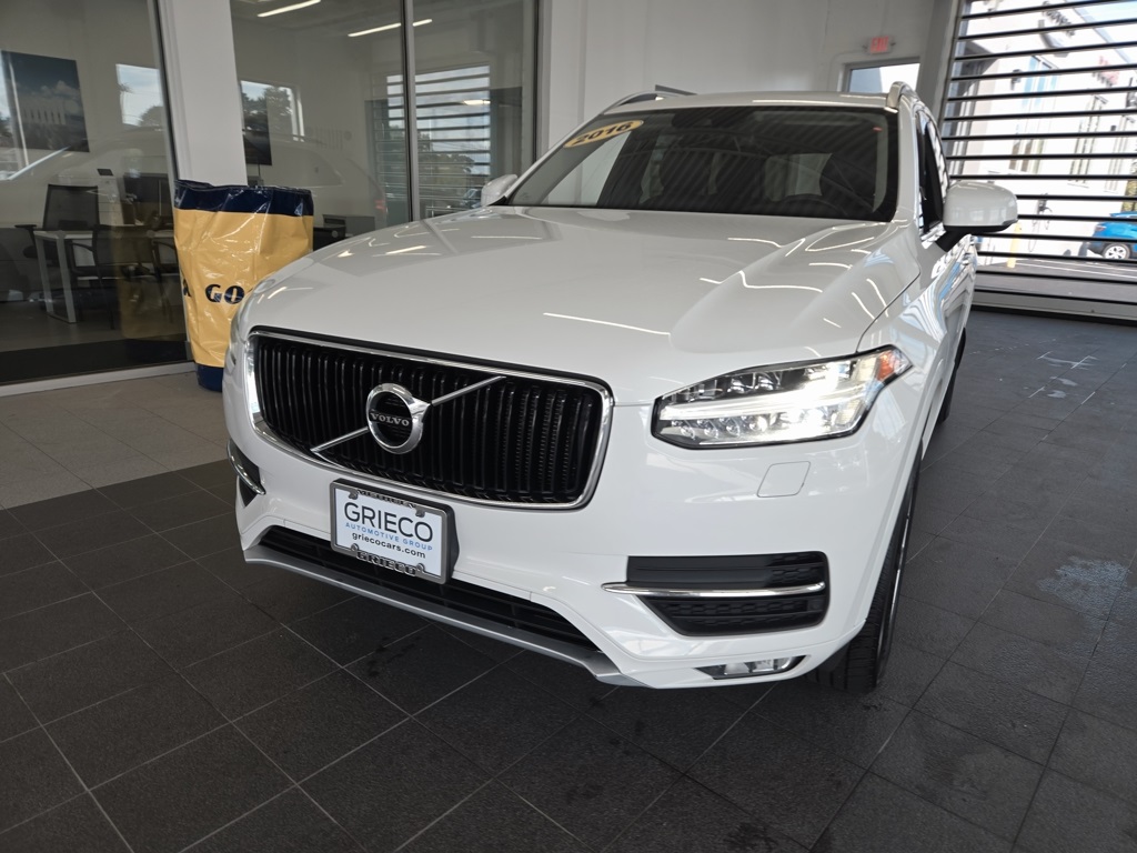 2016 Volvo XC90 T5 Momentum photo 4