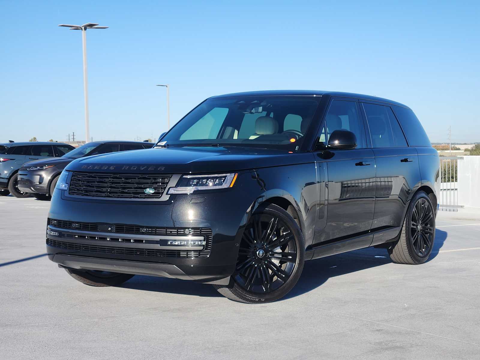 2025 Land Rover Range Rover SE's photo