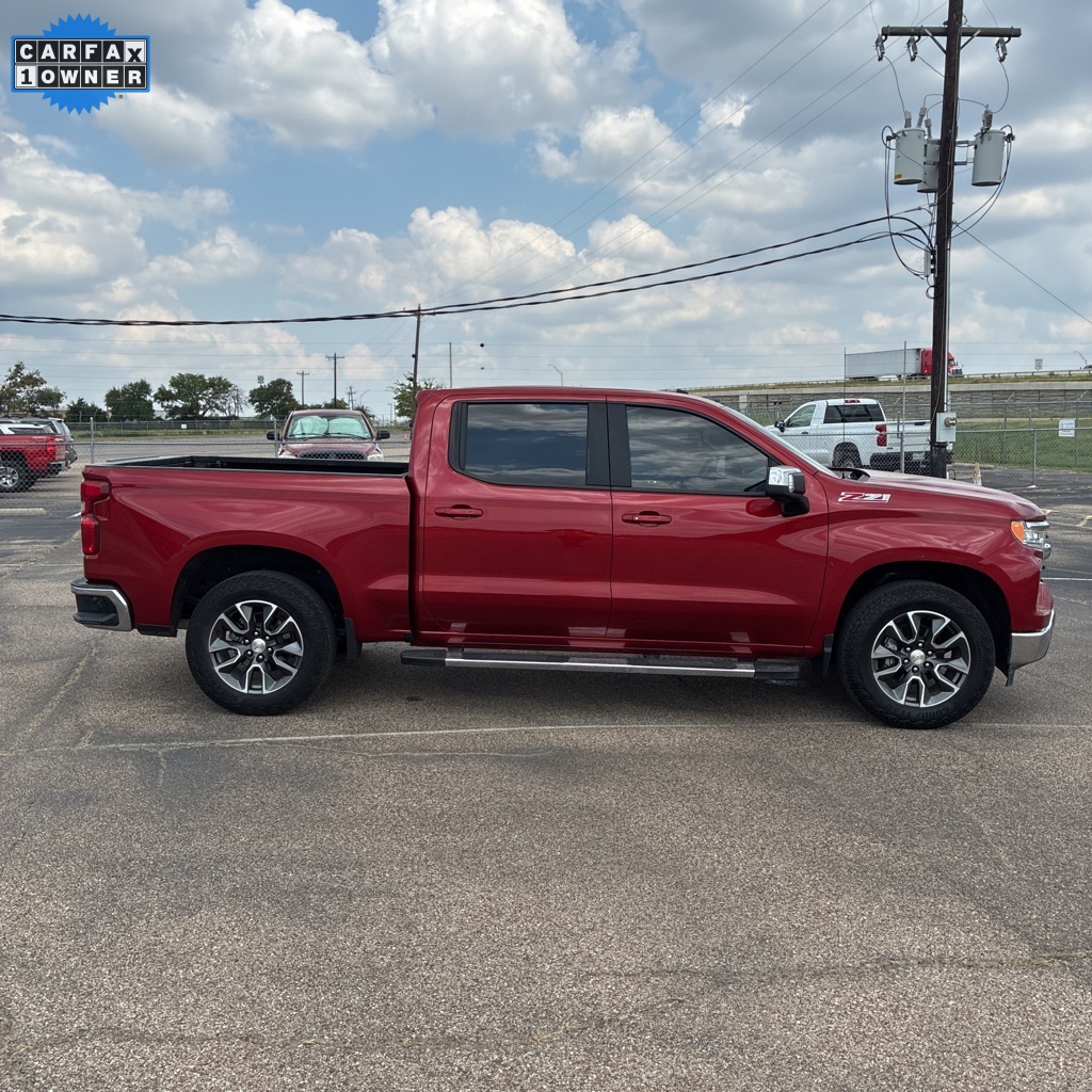 2024 Chevrolet Silverado 1500 LT photo 4