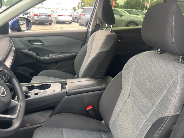 2023 Nissan Rogue SV photo 8