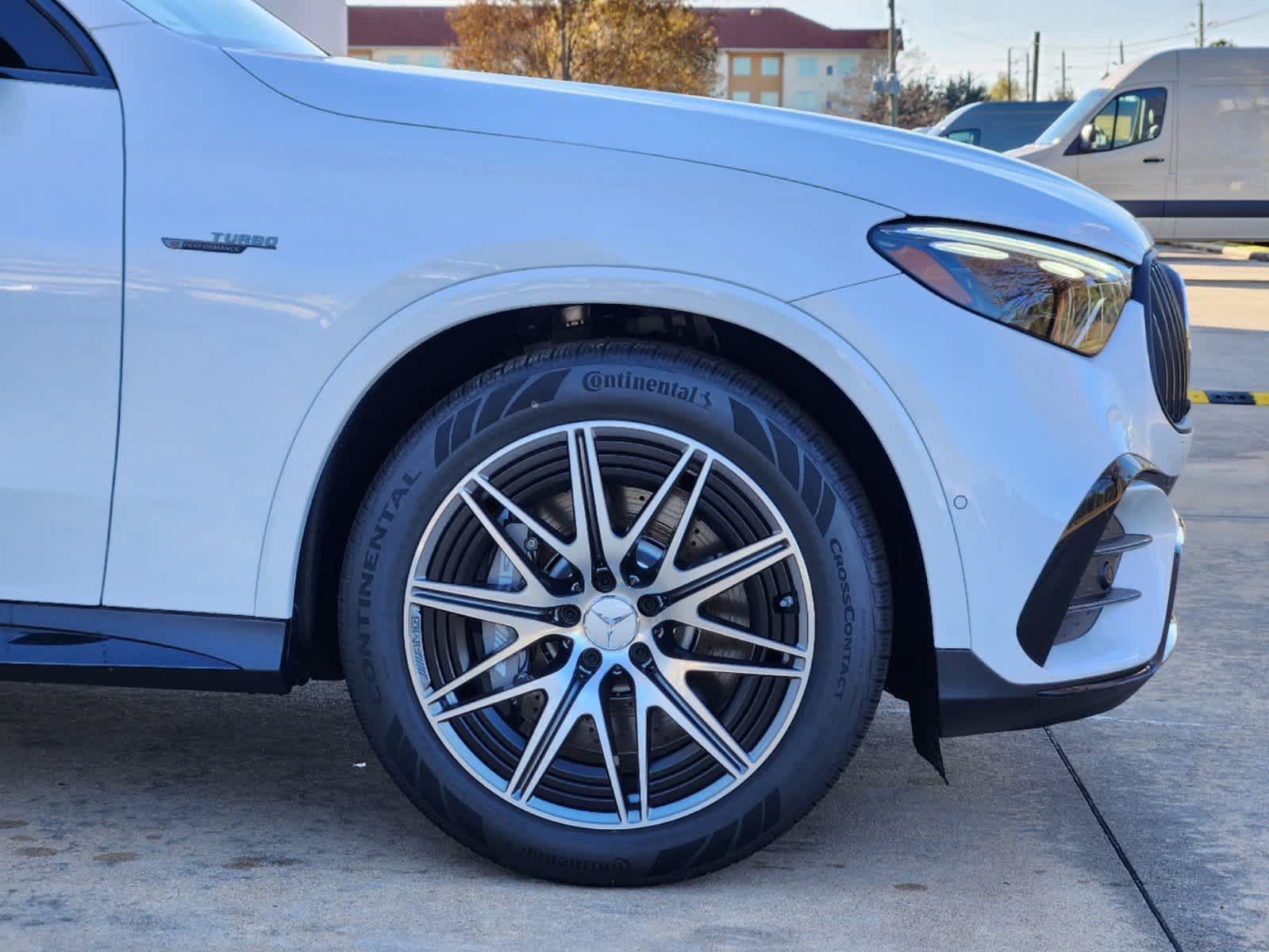 2025 Mercedes Benz GLC AMG 63 S E PERFORMANCE photo 3