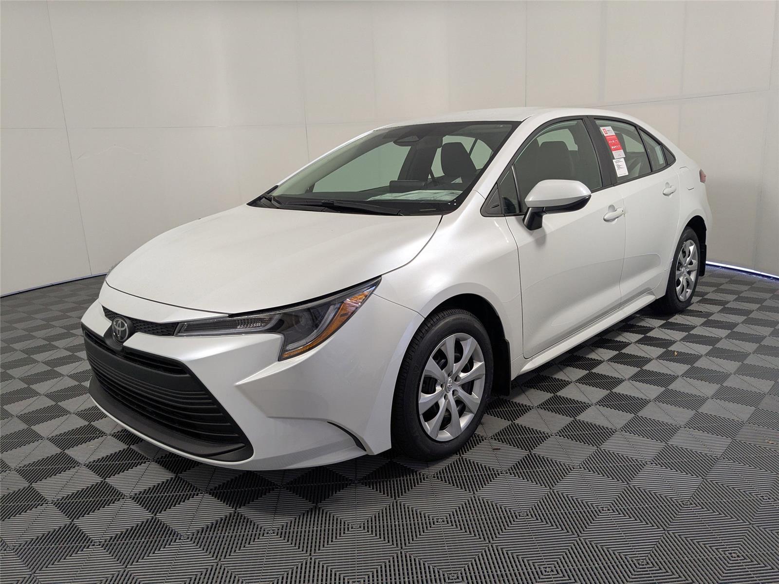 2026 Toyota Corolla LE's photo