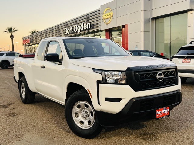 2023 Nissan Frontier S's photo