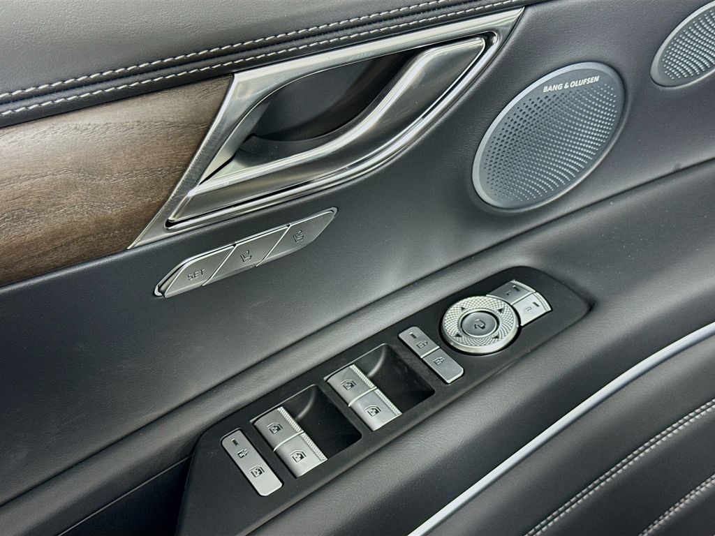 2025 Genesis GV80 2.5T Prestige photo 17