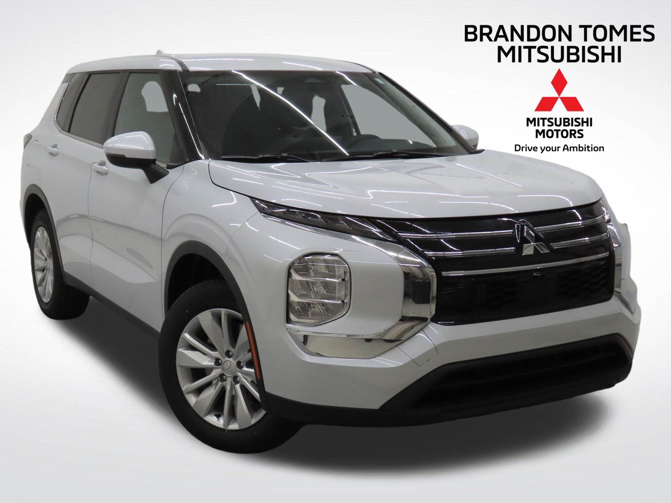 2026 Mitsubishi Outlander ES's photo