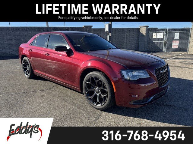 2019 Chrysler 300 Touring's photo