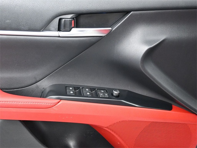 2020 Toyota Camry XSE photo 6