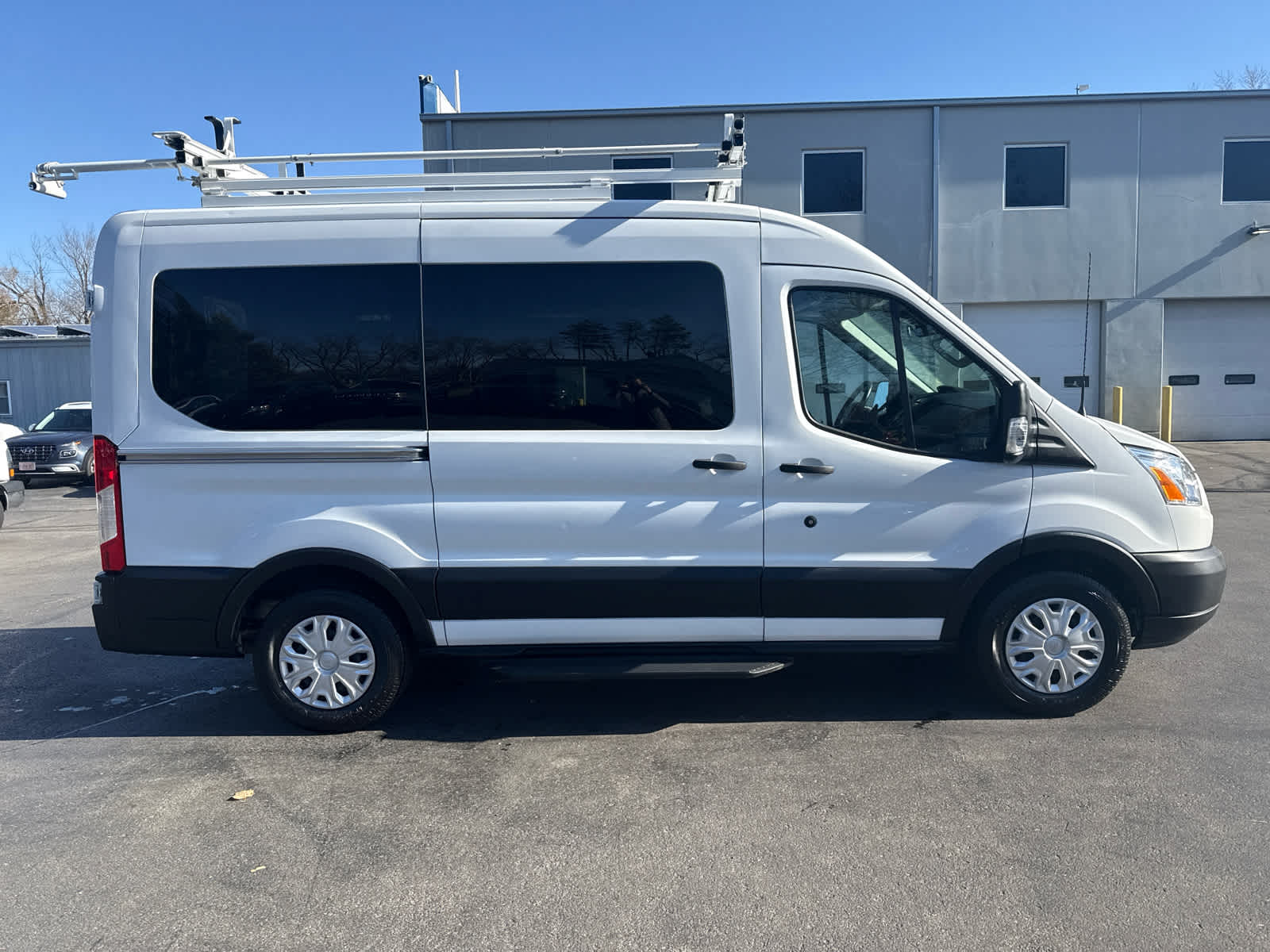 2019 Ford Transit Passenger XLT photo 2
