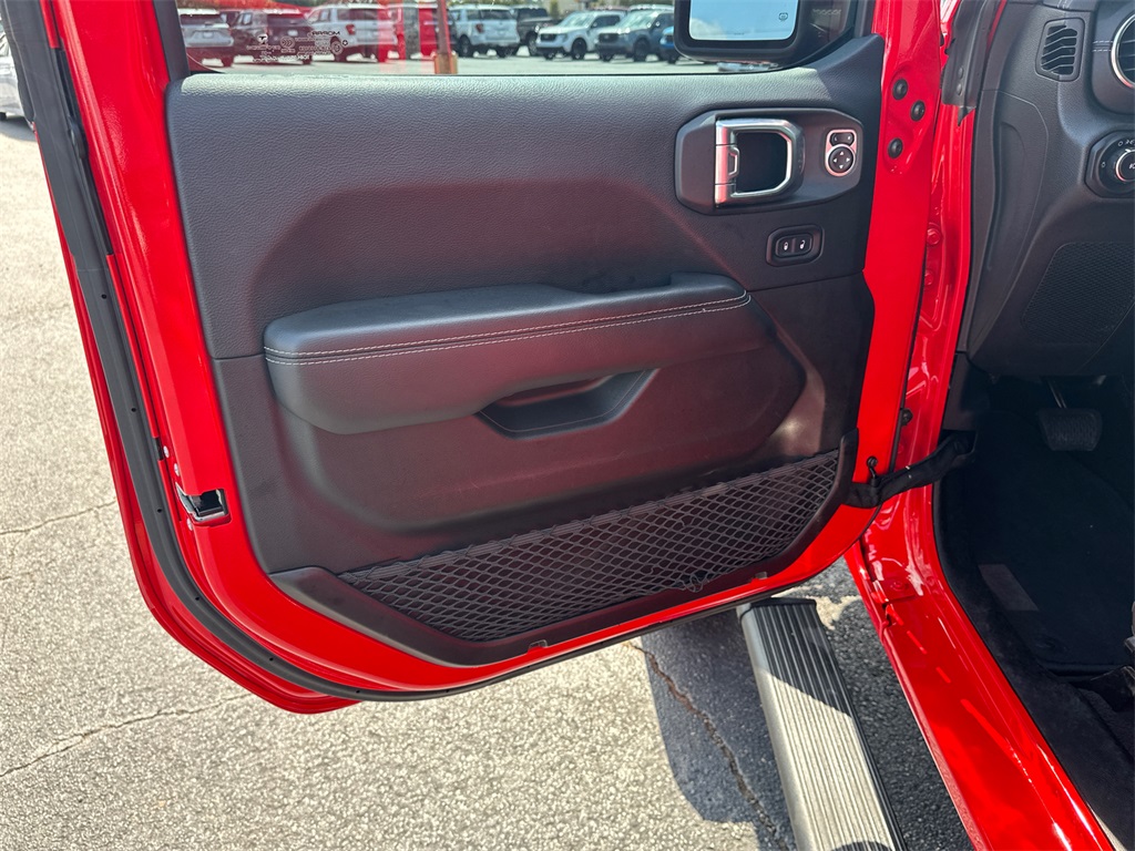 2018 Jeep Wrangler Unlimited Sahara photo 5