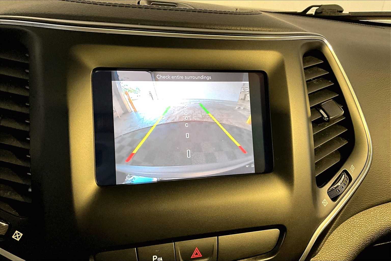 2020 Jeep Cherokee Latitude photo 27
