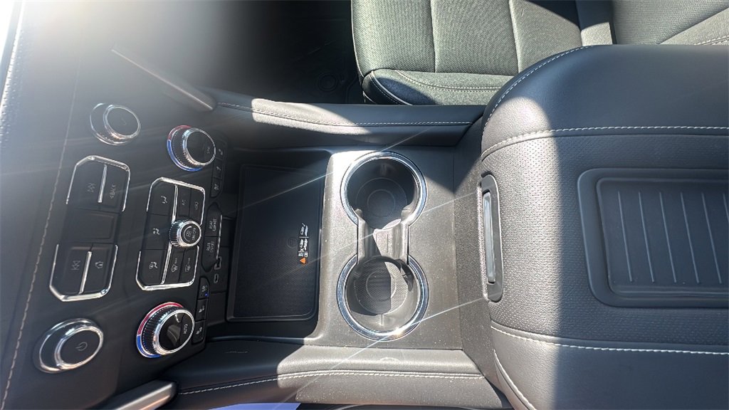2023 Gmc Yukon SLT photo 16