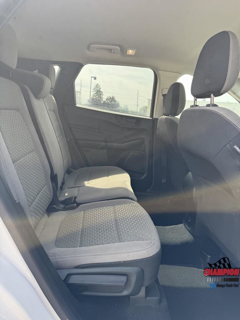 2022 Ford Escape SE photo 23
