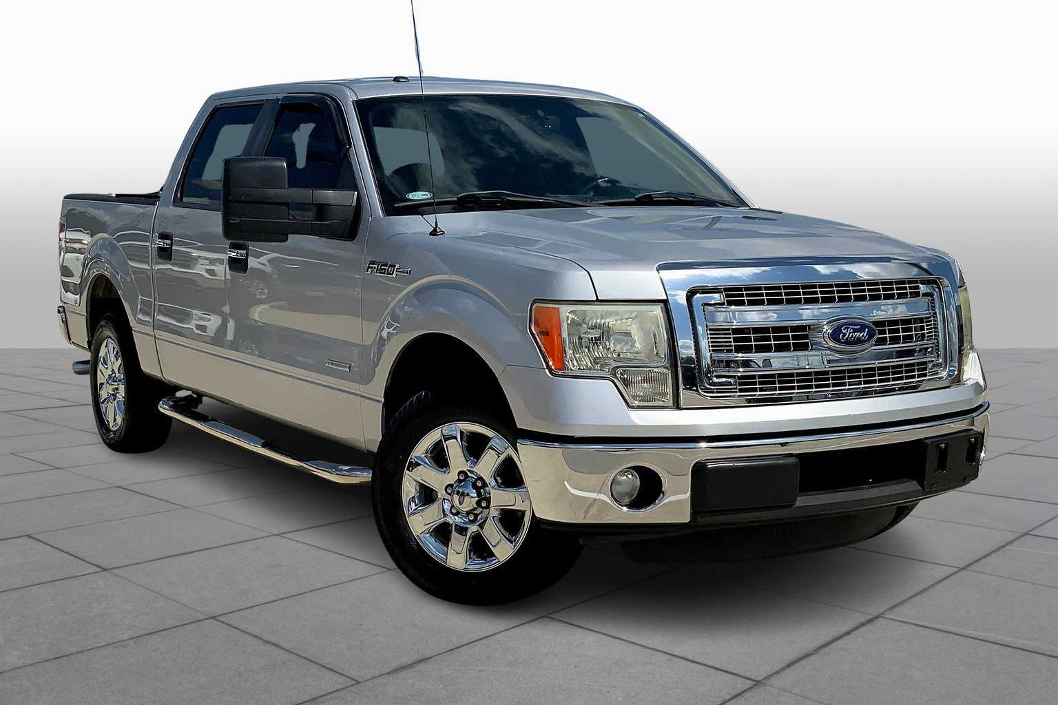 2013 Ford F-150 XLT photo 2