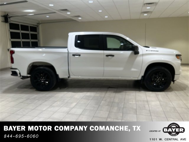 2025 Chevrolet Silverado 1500 Custom photo 2