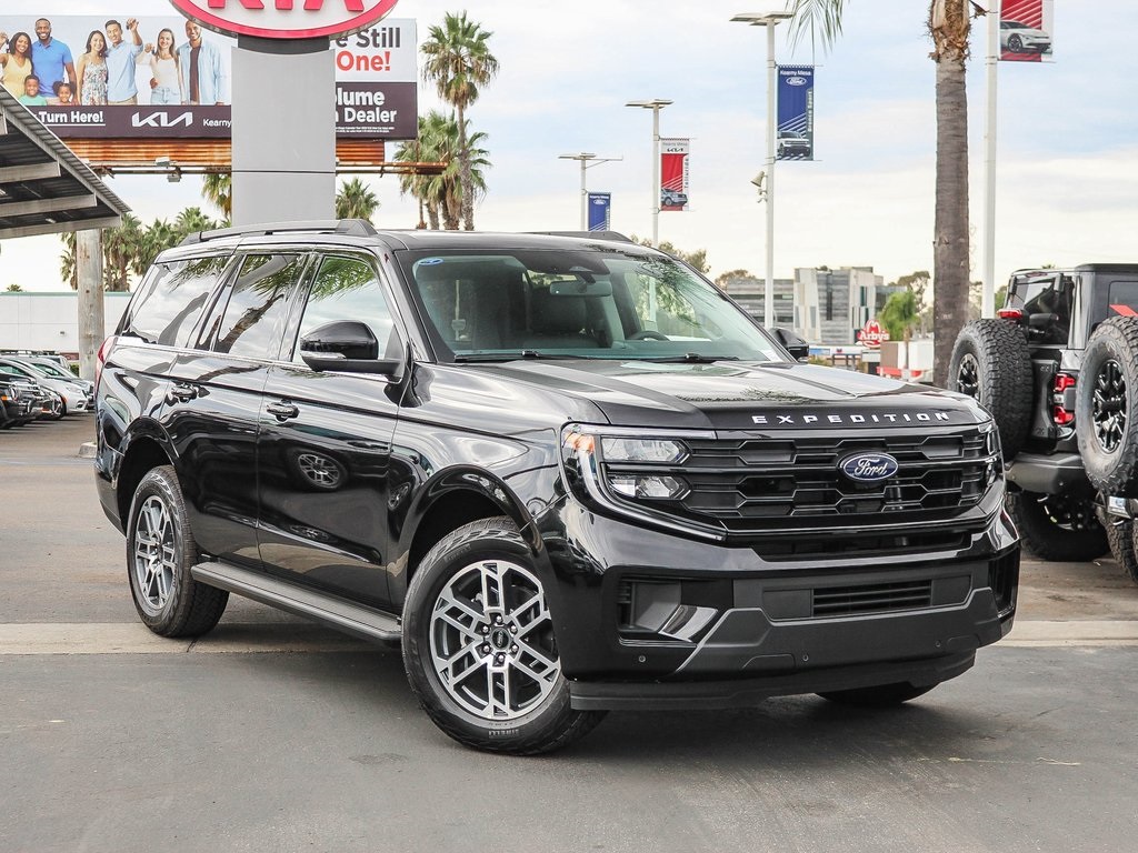 2025 Ford Expedition Active's photo