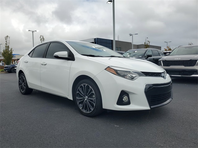 2015 Toyota Corolla S Premium photo 3