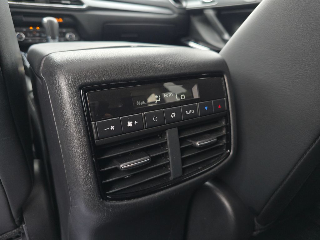 2023 Mazda CX-9 Touring photo 17