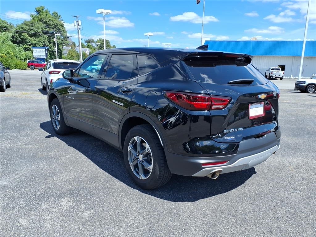 2025 Chevrolet Blazer 2LT photo 3